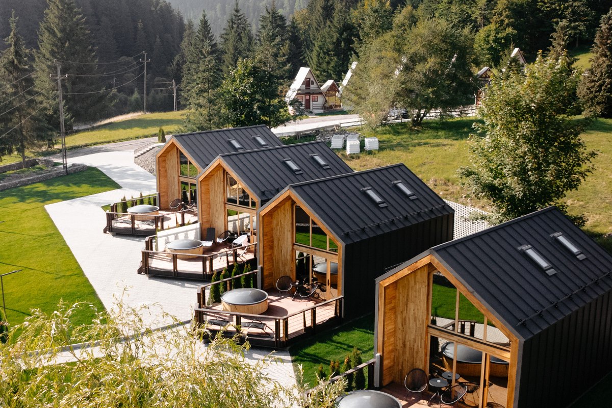 Глэмпинг из нескольких домов TFT Homes